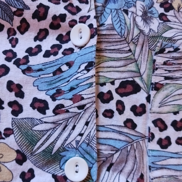 Set of 2 Tops Sweater S and Button up M - Picture 6 of 11